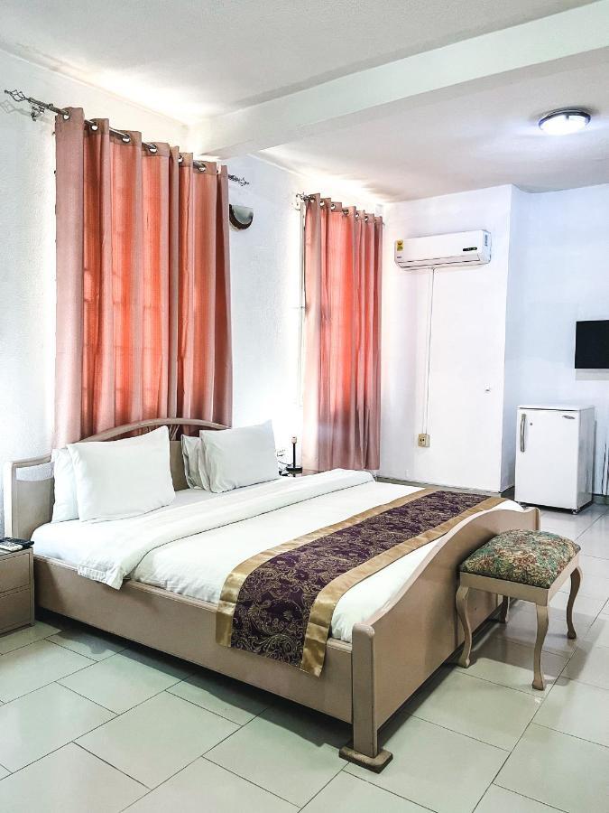 Hill View Hotel Mccarthy Hills Botianaw المظهر الخارجي الصورة