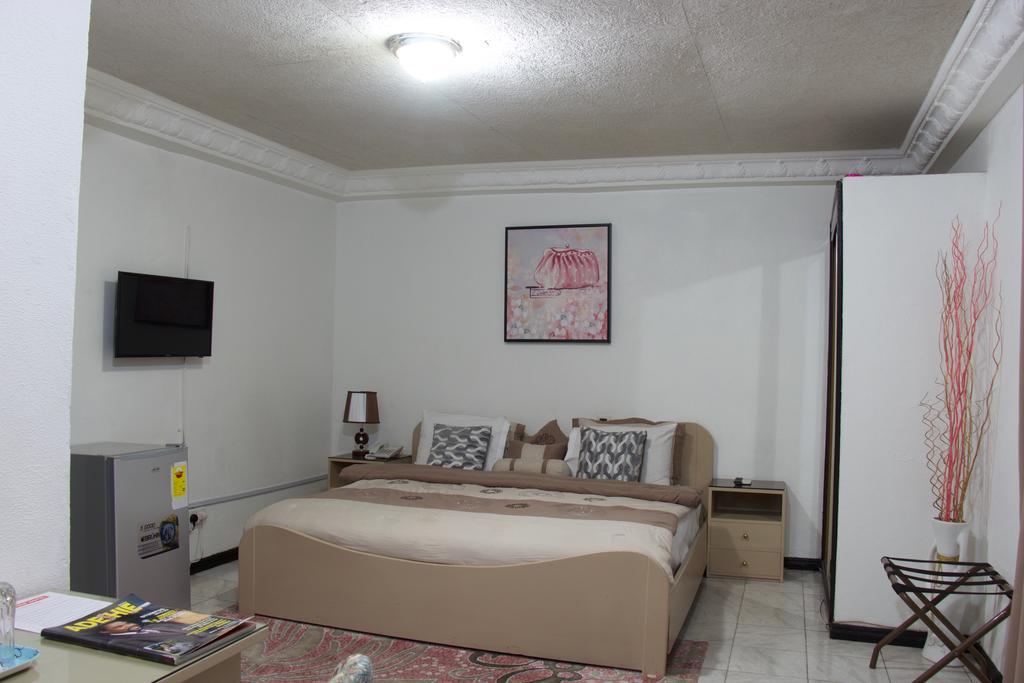 Hill View Hotel Mccarthy Hills Botianaw المظهر الخارجي الصورة