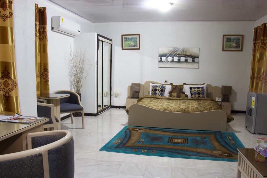 Hill View Hotel Mccarthy Hills Botianaw المظهر الخارجي الصورة
