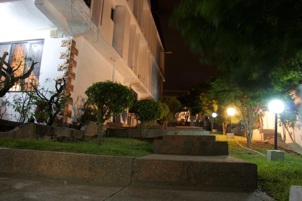 Hill View Hotel Mccarthy Hills Botianaw المظهر الخارجي الصورة