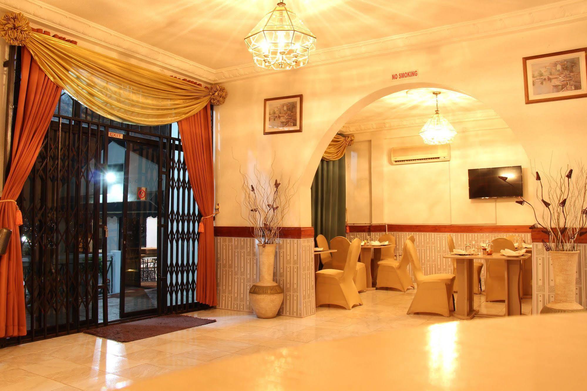 Hill View Hotel Mccarthy Hills Botianaw المظهر الخارجي الصورة