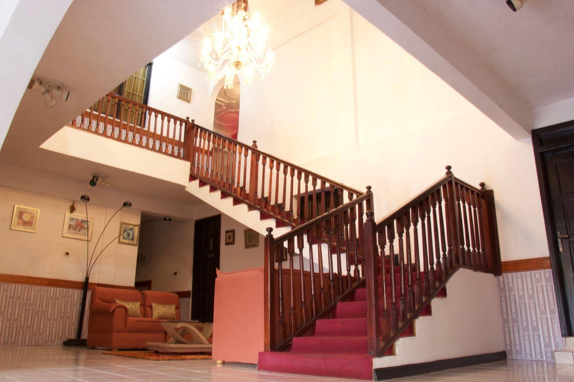 Hill View Hotel Mccarthy Hills Botianaw المظهر الخارجي الصورة