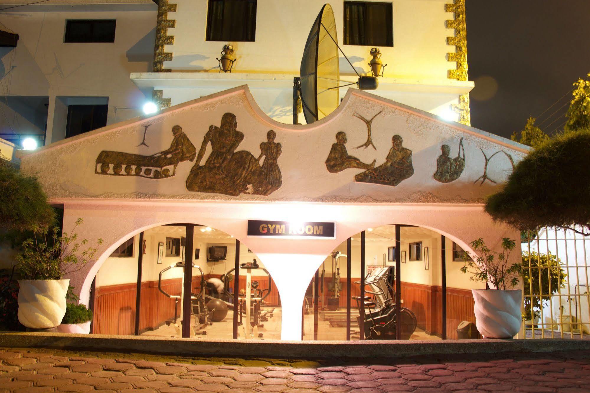 Hill View Hotel Mccarthy Hills Botianaw المظهر الخارجي الصورة