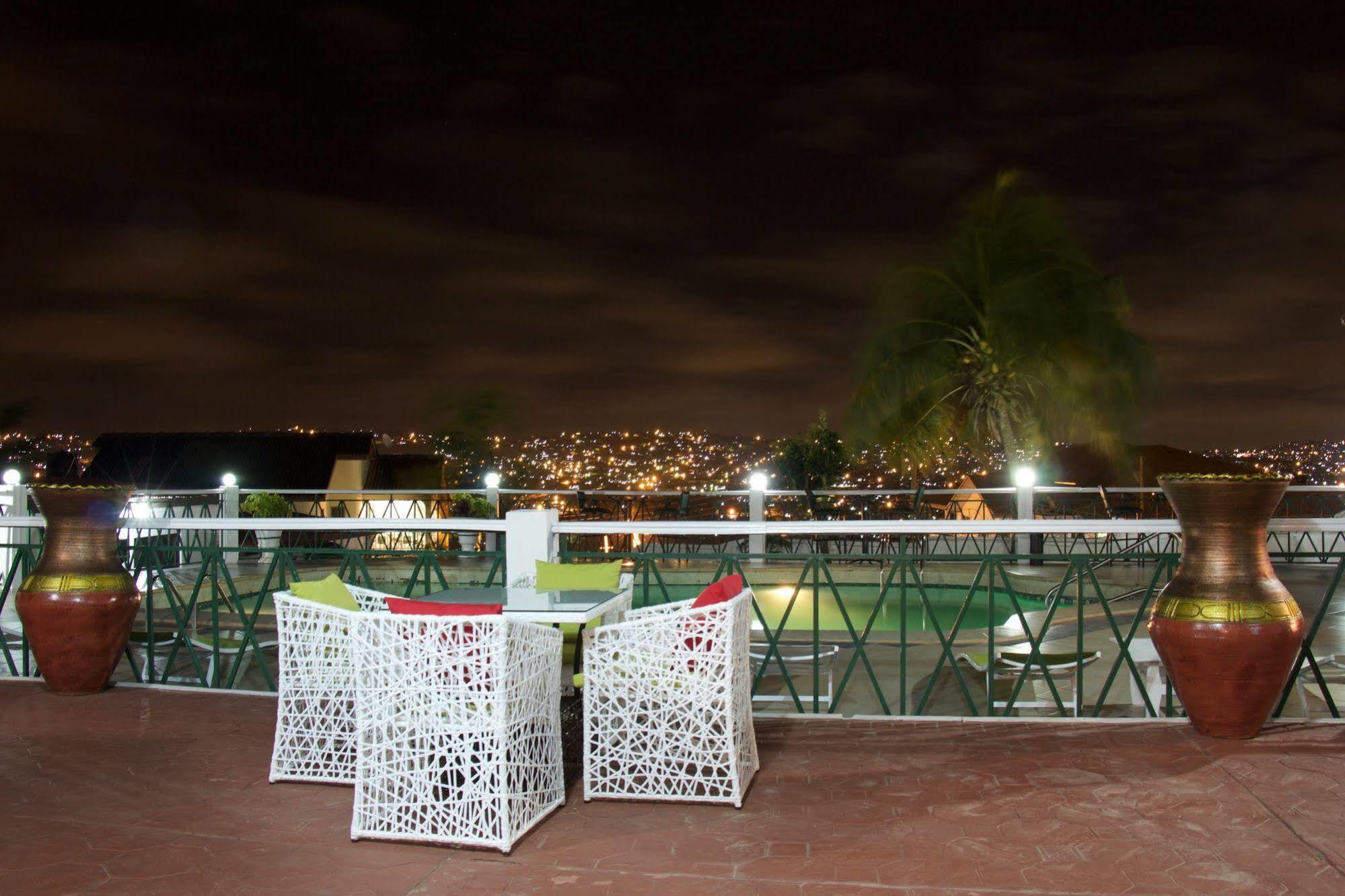 Hill View Hotel Mccarthy Hills Botianaw المظهر الخارجي الصورة